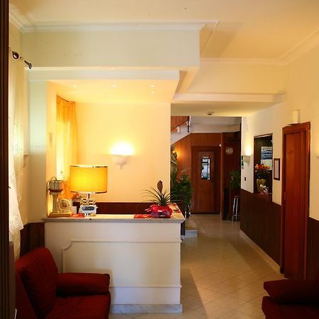 Hotel Eliseo فيوجّي المظهر الخارجي الصورة