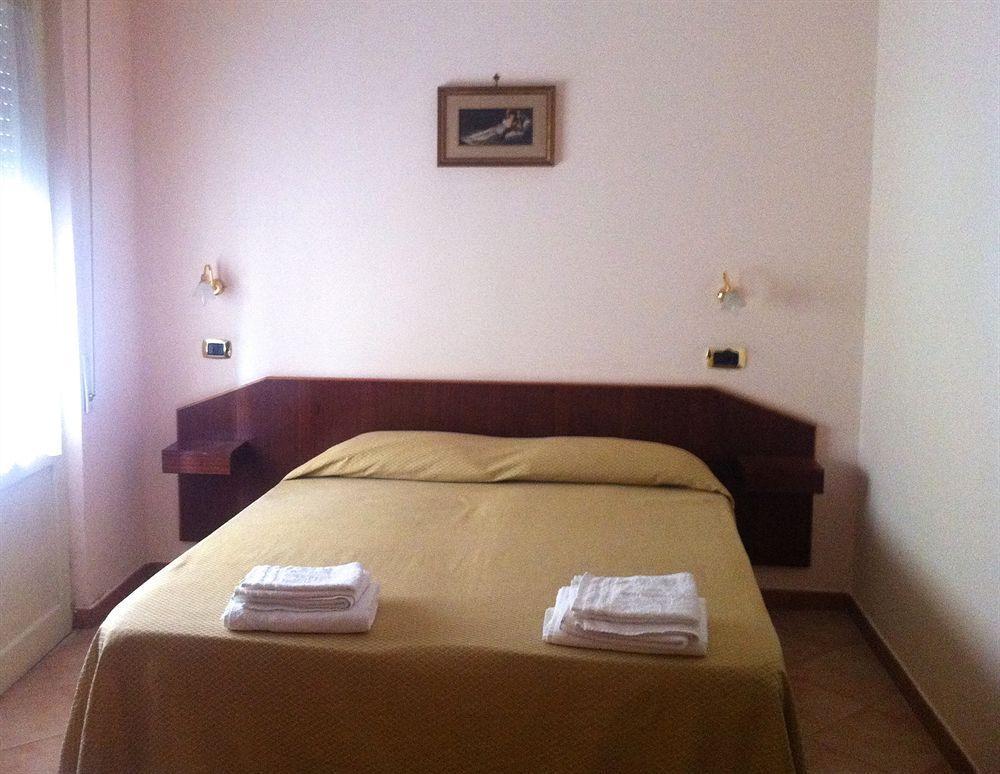 Hotel Eliseo فيوجّي المظهر الخارجي الصورة