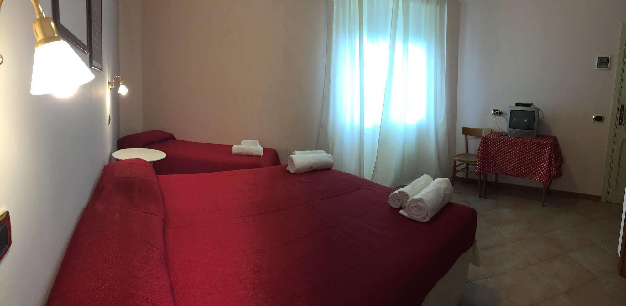 Hotel Eliseo فيوجّي المظهر الخارجي الصورة